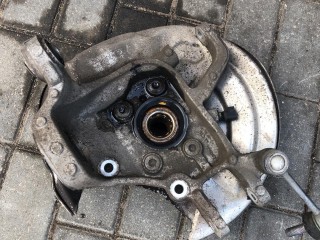 кулак задний левый Volvo XC90 2 2014-2019, 32217286