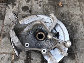кулак задний левый Volvo XC90 2 2019-2024, 32217286