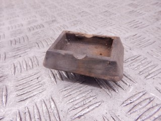 Опора под домкрат (поддомкратная подушка), ориг. номер 51718204244, 8204244, 51717001650, 7001650, M52TU, BMW 5-series (E39) 1995-2000