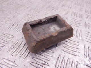 Опора под домкрат (поддомкратная подушка), ориг. номер 51718204244, 8204244, 51717001650, 7001650, M52, BMW 5-series (E39) 1995-2000