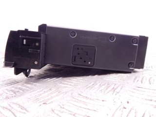 CD-чейнджер, ориг. номер M57N306D2, 6926933, 65126923547, 65126958205, M57N, 6919474, 65126919474, 65126935934, 6935934, 65126974852, 6974852, 65129133082, 9133082, 65129119708, 9119708, 65126986080, 6986080, 65126974848, 6974848, 6958205, 65126926933, 6923547, BMW 7-series (E65/66) 2001-2005