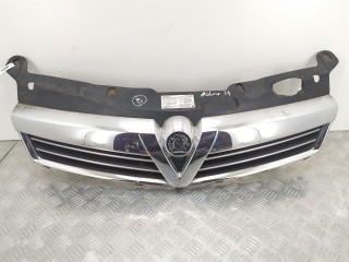 Решетка радиатора Opel Astra 2006-2014