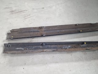 Накладка на порог, ориг. номер 4M5JA10155ABW, 4M5JA1015ABW, Ford Focus 2007-2011