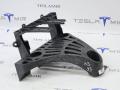 1667014-00, 1673627-00 кронштейн компрессора кондиционера Tesla Model Y 1 поколение 2022г. - фото №2