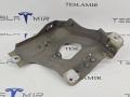 1615547-00 кронштейн крыла левый Tesla Model Y 1 поколение 2022г. - фото №3