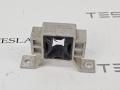 1615669-00, 1615699-00 кронштейн (крепление) радиатора Tesla Model S 1 поколение [2-й рестайлинг] 2022г. - фото №2