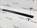 1080681-00 молдинг двери передней левой Tesla Model 3 1 поколение 2023г. - фото №2