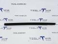 1613731-00 уплотнитель стекла двери передний левый Tesla Model S 1 поколение [2-й рестайлинг] 2022г. - фото №2