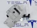 1515339-93, 1515339-97 крючок для одежды Tesla Model Y 1 поколение 2021г. - фото №2