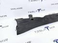 1089830-00, 1089828-00 накладка на порог левая Tesla Model 3 1 поколение 2019г. - фото №2