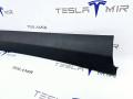 1037906-00, 1037907-00 Накладка крышки багажника верхняя Tesla Model X 1 поколение 2018г. - фото №3