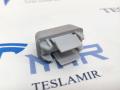 1533088-00 крепление (крючок) солнцезащитного козырька Tesla Model Y 1 поколение 2021г. - фото №2