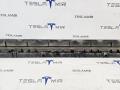 1497745-00, 1625353-00, 1625379-00 накладка на порог правая Tesla Model Y 1 поколение 2024г. - фото №5