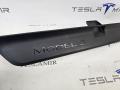 1917241-00 накладка на порог левая Tesla Model 3 2 поколение 2025г. - фото №2
