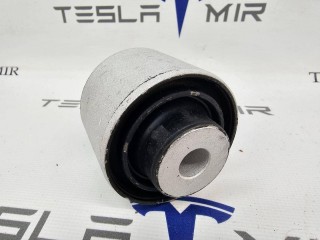 сайлентблок переднего рычага, ориг. номер 1027351-00, Tesla Model X 2015-2021