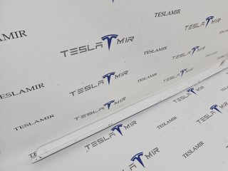 Молдинг накладки порога правый, ориг. номер 1012217-00, Tesla Model S 1 поколение [2-й рестайлинг] 2021-2026