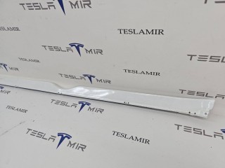Молдинг накладки порога правый, ориг. номер 1012217-00, Tesla Model S 1 поколение [2-й рестайлинг] 2021-2026