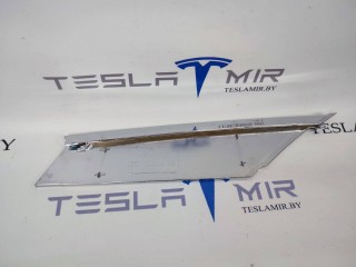 Накладка хром люверса правая верхняя, ориг. номер 1056380-00, Tesla Model S 1 поколение [рестайлинг] 2016-2021