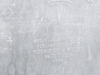 Подкапотный пластик бокса задний, ориг. номер 1060481-00, 1060482-00, Tesla Model S 1 поколение [рестайлинг] 2016-2021
