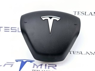 Корпус подушки безопасности водителя, ориг. номер 8002052, Tesla Model 3 1 поколение 2017-2021