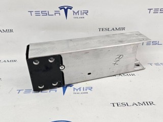 Удлинитель лонжерона (клык) правый, ориг. номер 1487462-00, Tesla Model Y 1 поколение 2020-2026