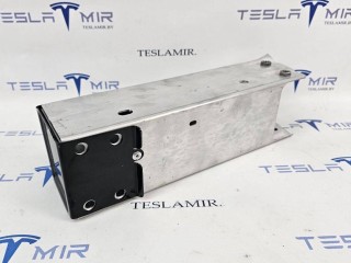 прочая запчасть, ориг. номер 1487461-00, Tesla Model Y 2020-2026