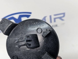 заглушка переднего бампера под крюк, ориг. номер 1493746-00, Tesla Model Y 1 поколение 2020-2026