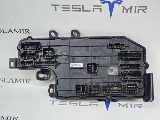 Блок управления BCM (бортовой сети) (Body Control Module) Боди правый, ориг. номер 1585693-01-B, 1585693-01, Tesla Model S 1 поколение [2-й рестайлинг] 2021-2026