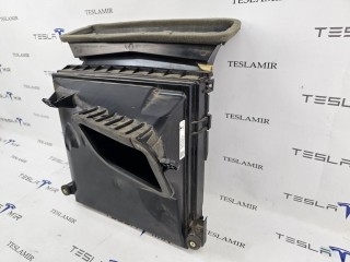 корпус воздушногo фильтра, ориг. номер 1608307-00, 1750575-00, Tesla Model S 1 поколение [2-й рестайлинг] 2021-2026