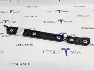 кронштейн крепления бампера левый, ориг. номер 1585738-00, 1585740-00, Tesla Model S  [2-й рестайлинг] 2021-2026