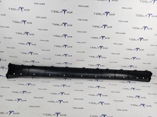накладка на порог правая, ориг. номер 1921727-00, 1921725-00, Tesla Model Y 1 поколение 2020-2026