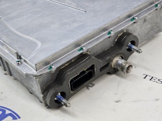 прочая запчасть, ориг. номер 1052532-00, 1055139-02, 1055139-00, 1045978-10, 1017532-00, Tesla Model X 2015-2021