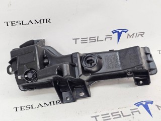 фара противотуманная левая, ориг. номер 1077389-00, 1077391-00, 1624797-00, Tesla Model Y 2020-2026