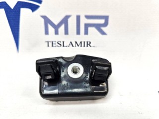 прочая запчасть, ориг. номер 1493774-00, 1493772-00, Tesla Model Y 2020-2026