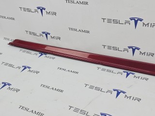 Молдинг накладки порога правый, ориг. номер 1012217-00, Tesla Model S 1 поколение [2-й рестайлинг] 2021-2026