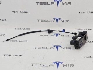 замок двери передней левой, ориг. номер 1607992-00, Tesla Model S 1 поколение [2-й рестайлинг] 2021-2026
