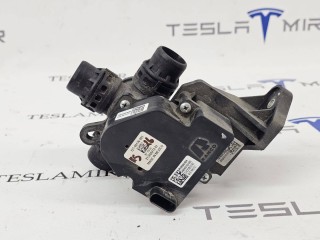 Клапан 3-х ходовой системы охлаждения, ориг. номер 1593942-00, 1593942-50, Tesla Model S 1 поколение [2-й рестайлинг] 2021-2026