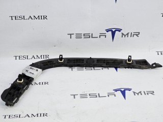 кронштейн крепления бампера правый, ориг. номер 1083991-00, 1083989-00, Tesla Model 3 2017-2021