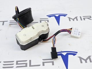 прочая запчасть, ориг. номер 1478840-00, 1478844-00, Tesla Model Y 2020-2026