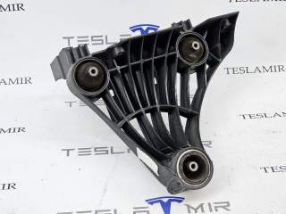 кронштейн компрессора кондиционера, ориг. номер 1667014-00, 1673627-00, Tesla Model 3 2017-2021
