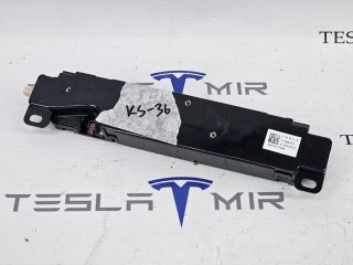 Антенна WI-FI, ориг. номер 1585601-00, Tesla Model 3 1 поколение 2021-2024