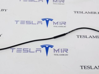 Расцепной тросик передний правый, ориг. номер 1039668-00, Tesla Model S 1 поколение [рестайлинг] 2016-2021