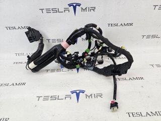 прочая запчасть, ориг. номер 2068767-00, Tesla Model 3 2 2024-2026
