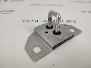 Петля замка (ригель) крышки багажника, ориг. номер A2127400132, 1009419-00, Tesla Model S 1 поколение [рестайлинг] 2016-2021