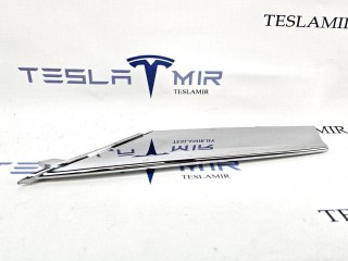Накладка хром люверса левая верхняя, ориг. номер 1056378-00, Tesla Model S 1 поколение [рестайлинг] 2016-2021
