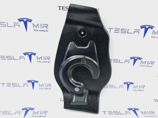 Защита накладка рычага (лодочки) левая, ориг. номер 1493635-00, Tesla Model Y 1 поколение 2020-2026