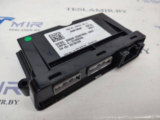 Модуль (блок) управления двери передний, ориг. номер 1003101-00, Tesla Model S 1 поколение [рестайлинг] 2016-2021