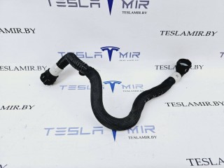 Шланг системы охлаждения заднего мотора, ориг. номер 1077594-00, Tesla Model 3 1 поколение 2021-2024
