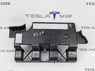 Кронштейн крепления обшивки багажника правый, ориг. номер 1470963-00, Tesla Model 3 1 поколение 2021-2024