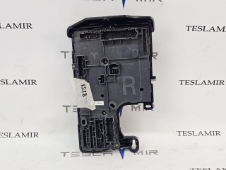 Блок управления BCM (бортовой сети) (Body Control Module) Боди правый, ориг. номер 1834629-10, Tesla Model 3 2 поколение 2024-2026
